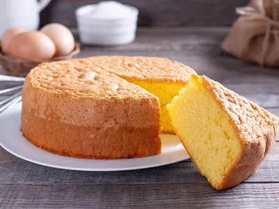 Queen Vanilla Sponge