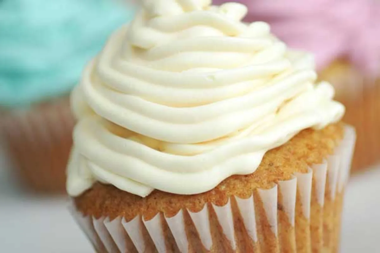 Iced Bingo Cupcakes - Puratos