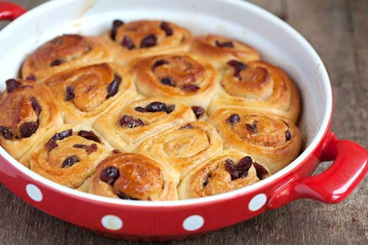 Raisin Buns - Puratos