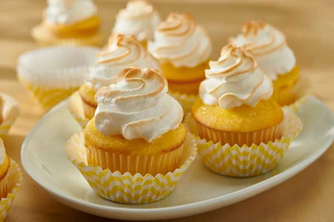 Zesty Lemon Meringue Gourmet Muffin - Puratos